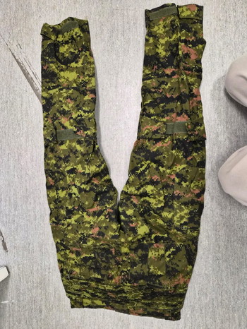 Afbeelding 8 van Invader Gear set, Plate Carrier, broek (M) & shirt (S) met accessoires.  slechts 1x gebruikt!!
