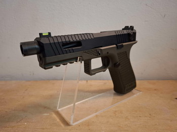 Afbeelding 2 van Novritsch SSP18 - GBB - 3 MAGS - MINT CONDITION