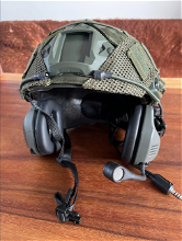 Afbeelding van FMA helm met bril en TMC RAC headset