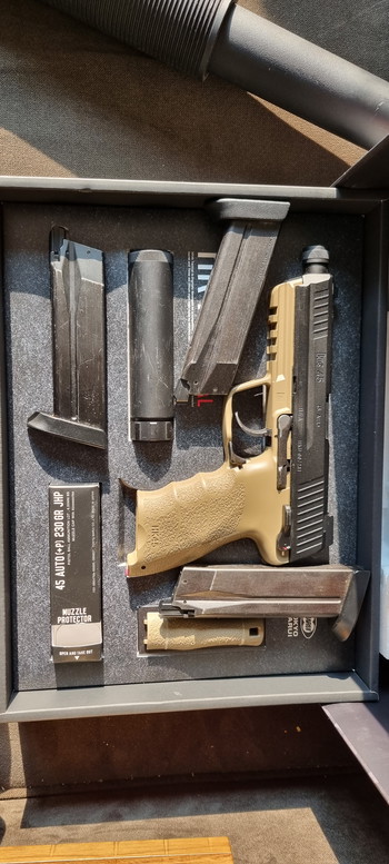 Afbeelding 3 van Airsoft Bundel Tokyo Marui HK45 Tactical met een MP5 SD6 en Golden Eagle HiCapa met extras