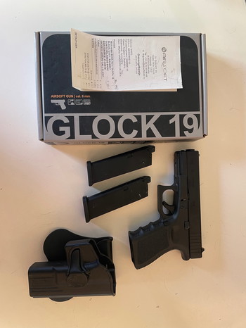 Imagen 2 de Glock Umarex G19 + extra mag + Holster