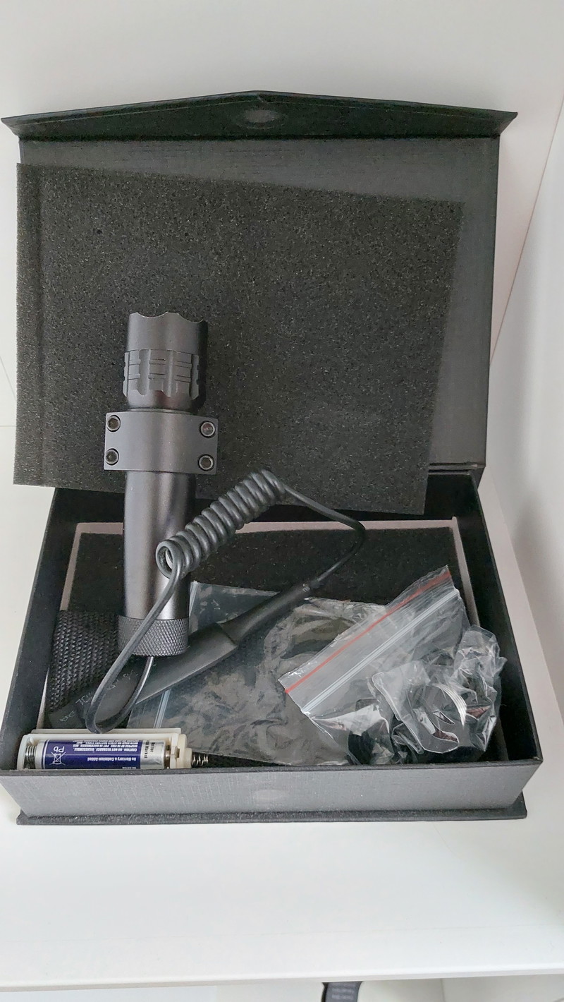 Image 1 for Valken flashlight
