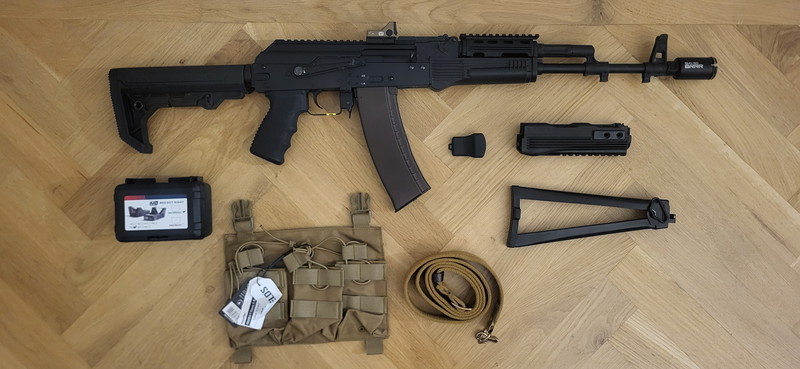 Afbeelding 1 van AK-74 with tactical accessories