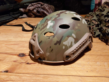 Afbeelding 3 van Dye mask, fma helm, tactical vest