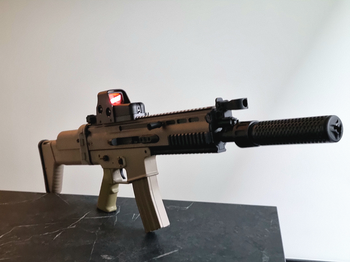 Bild 3 für Zo goed als nieuwe Scar-L tan | AEG