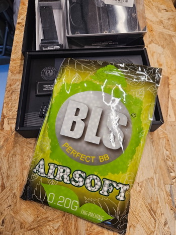Bild 3 für Tokyo Marui LCP II + Extra Magazijn + Holster + Bio BB's