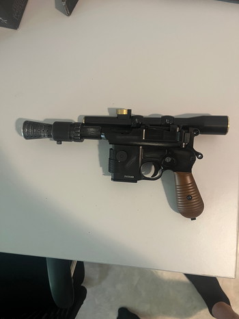 Afbeelding 2 van SMUGGLER BLASTER DL-44 GBB ARMORER WORKS
