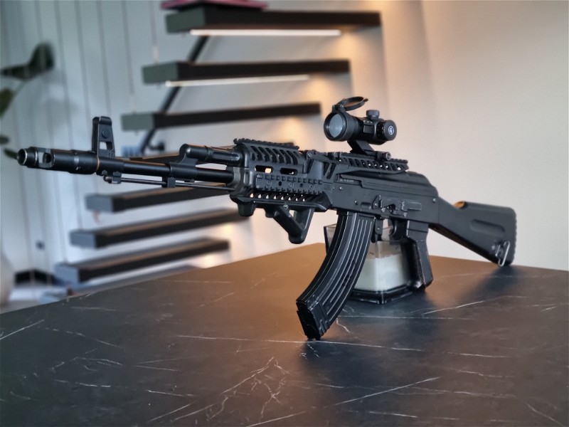 Image 1 pour Zeer nette ICS-33 AK47 Tactical R.I.S (Full metal body)