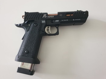 Afbeelding 6 van splinternieuwe pit viper met race magazijn en gewone alles nog nieuw in de doos