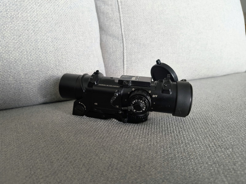 Afbeelding 1 van Prism scope 1x 4x.