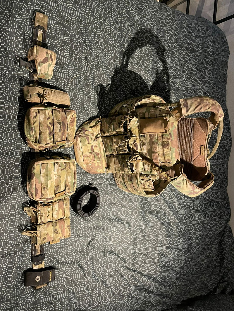 Afbeelding 1 van Warrior DCS (L) Multicam + Warrior molle battlebelt + Warrior Holster, Tourniquet + Dropdown pouch + Assaulters back panel