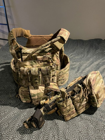 Afbeelding 2 van Warrior DCS (L) Multicam + Warrior molle battlebelt + Warrior Holster, Tourniquet + Dropdown pouch + Assaulters back panel