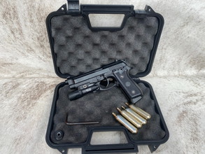 Bild für kwc pt92 barret ) 1 co2 mags en carry case