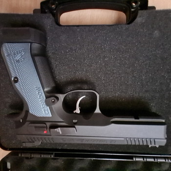 Afbeelding 2 van Cz shadow 2 met iaps gordel complete set.