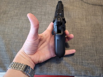 Imagen 4 de TMH Cal.6mm BB F KJW M9 + 6 magazijnen