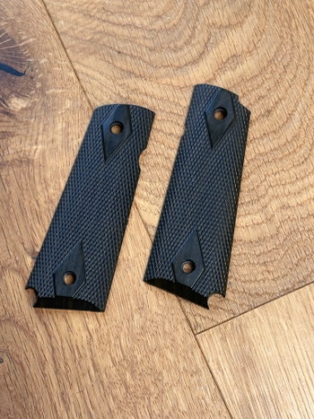 Image 4 for Platsic 1911 grip wooden diamond style