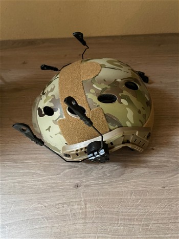 Afbeelding 2 van Helmet met headset mount multicam