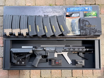 Imagen 2 de Tokyo Marui M4 URGI 11.5 NGRS Gate Titan 8 mags