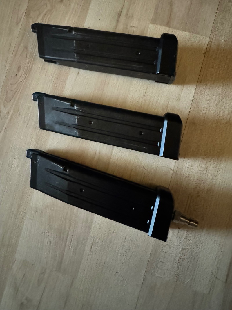 Imagen 1 de 2 tm hi capa mags en een hpa mag . Lekkend