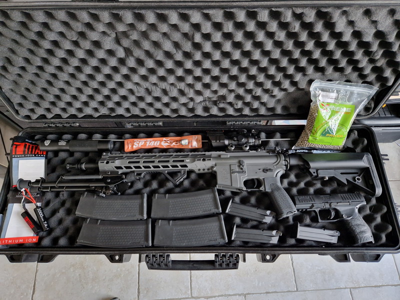 Afbeelding 1 van Nagenoeg complete airsoft kit te koop