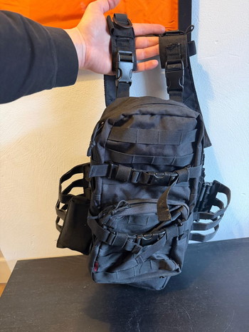 Afbeelding 2 van Chestrig zwart