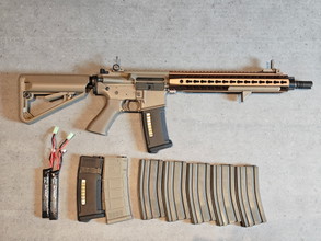 Image pour BOLT B4 Keymod (AEG met EBB) - Complete set met magazijnen en accu's