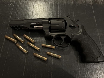 Image 2 for M&P Smith & Wesson Revolver