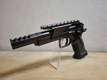 Afbeelding 2 van KWC Tanfoglio Gold Custom Race Gun - CO2 BLOWBACK - FAIR CONDITION