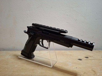 Afbeelding 5 van KWC Tanfoglio Gold Custom Race Gun - CO2 BLOWBACK - FAIR CONDITION