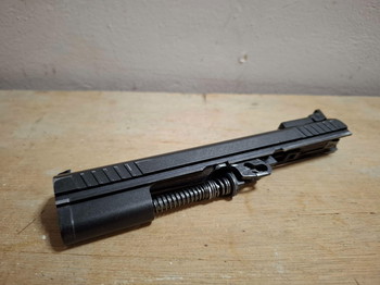 Afbeelding 6 van KWC Tanfoglio Gold Custom Race Gun - CO2 BLOWBACK - FAIR CONDITION