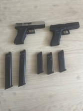 Afbeelding van Glock 18 en Glock 17