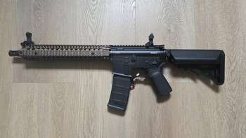 Imagen 2 de Daniel Defense MK18 M4A1 RIS 2 Platinum AEG by Cyma & EMG
