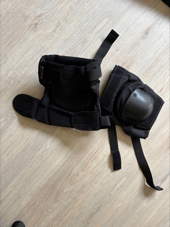 Image 2 for Knee pads