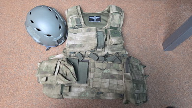Imagen para Invader Gear vest ATACS AU + Emerson helm