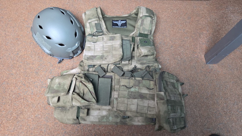 Image 1 for Invader Gear vest ATACS AU + Emerson helm