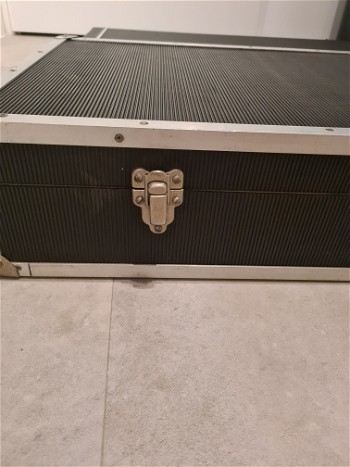 Afbeelding 3 van 2 koffers (gitaarkoffer en flightcase)