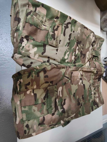 Bild 2 für Pantalon camo neuf