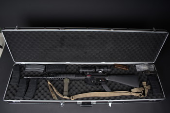 Image 2 for AEG M16 (+ Case, 1 High Cap, 5 Mid Cap, Extendable stabilizer, Red-Dot + Magnifier, Sling)