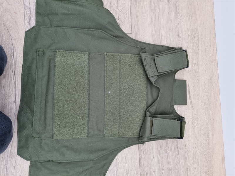 Afbeelding 1 van Tactical vest. Goede bescherming. Zit lekker en is niet vaak gebruikt.