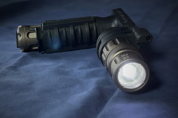 Imagen 7 de M900V Tactical Flashlight - Black/Dark Earth