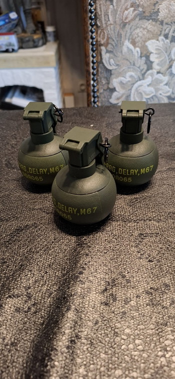 Afbeelding 3 van Airsoft impact grenade - M67 replica
