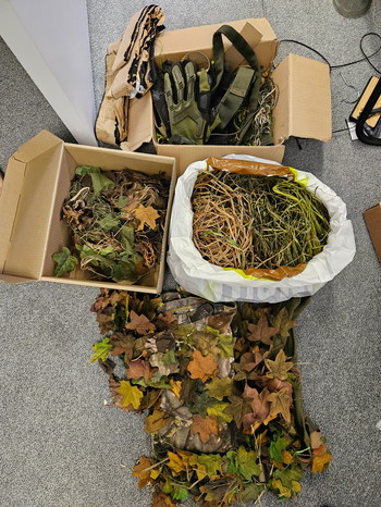 Bild 3 für North Mountain Gear leafsuit met materiaal