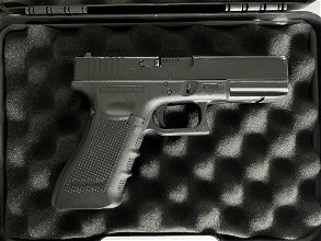 Image for Licensed upgraded Glock 17 gen 4 met 3 mags holster