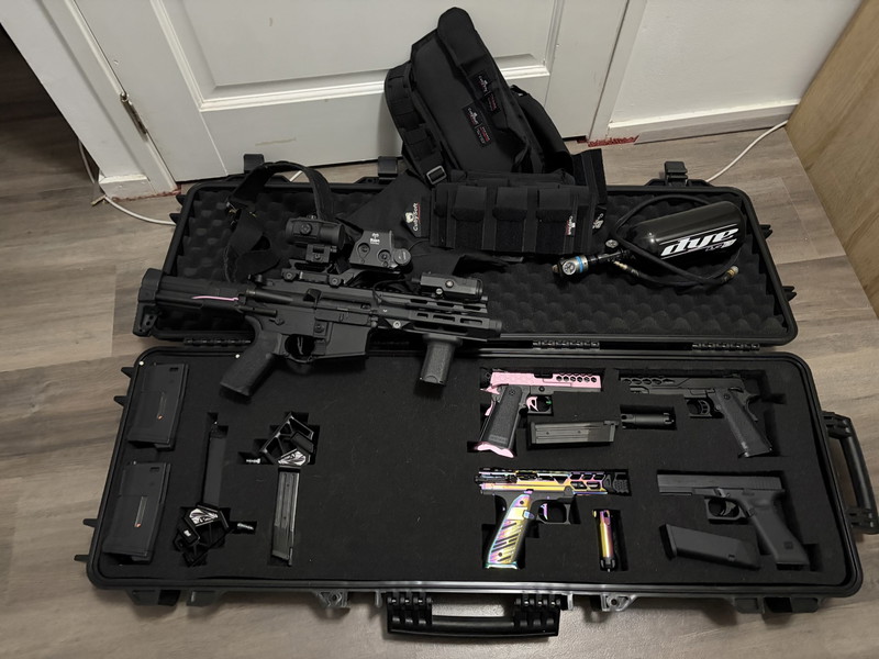 Afbeelding 1 van AIRSOFT COLLECTIE. Hi Capa, AAP-01, Glock en meer.