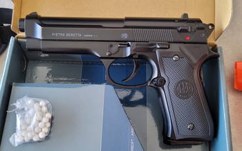 Afbeelding 4 van Airsoft Pistole mit Zubehör