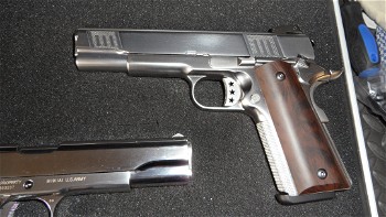 Image 3 for te koop 2 x 911 pistolen op co2 pistolen zijn van silver loek