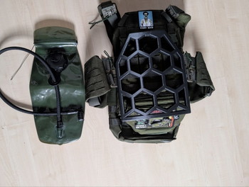 Afbeelding 2 van Plate carrier with pouches and hydration pack
