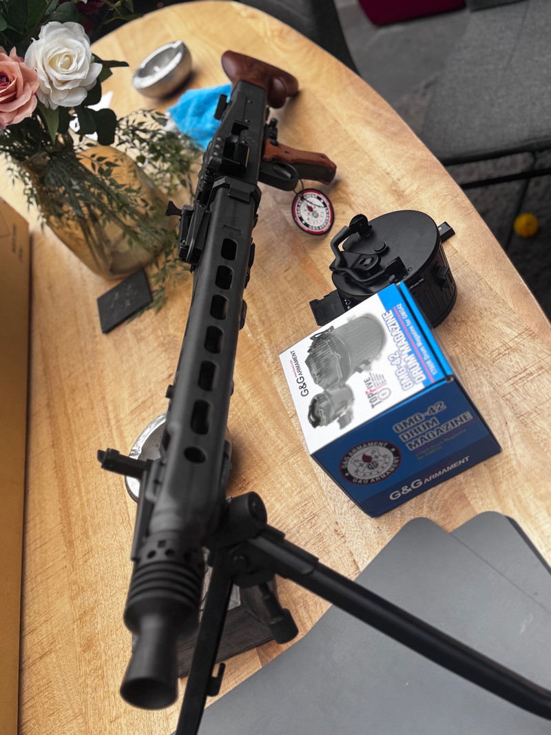 Afbeelding 1 van MG42