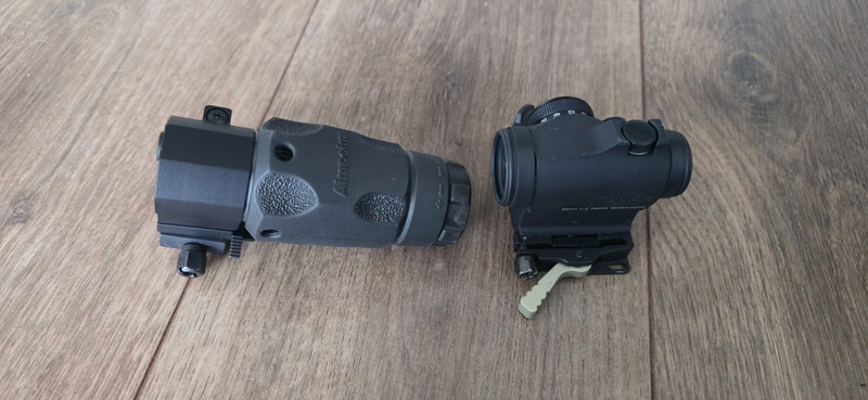 Afbeelding 1 van Aimpoint micro T2 2MOA met magnifier