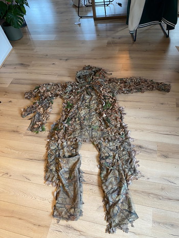 Bild 2 für KMCS Ghillie suit Cape 4.1 woodland floor (crafted)